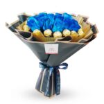 Ramo 24 rosas azules y 18 FR
