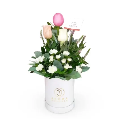 box-3-rosas-y-mini-claveles-Aroma-a-flores