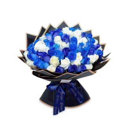 Ramo-buchon-100rosas-azules-blancas-Aroma-a-flores