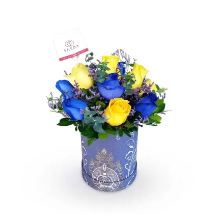 Box-12-rosas-azul-y-amarillo-Aroma-a-flores