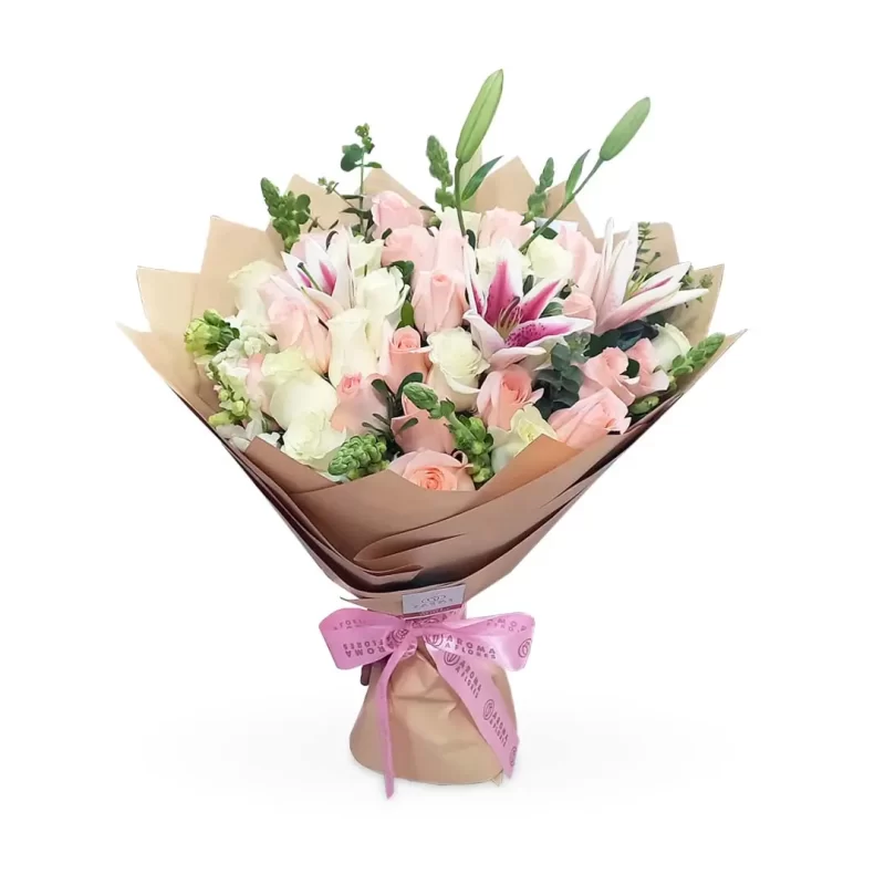Ramo-35-rosas-lilium-y-dogo-Aroma-a-flores